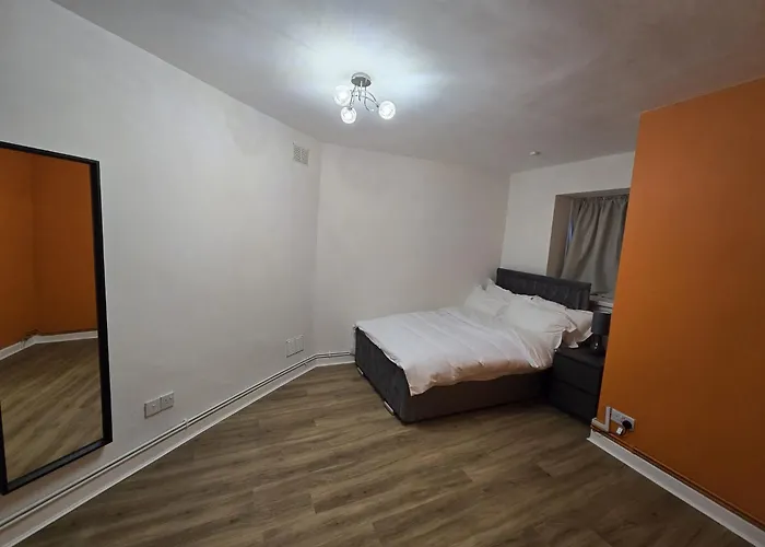 Апартаменти Ground Floor Light-up Бристоль